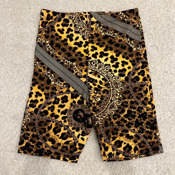 VERSACE STYLE BIKER SHORTS - Picture 4 of 4